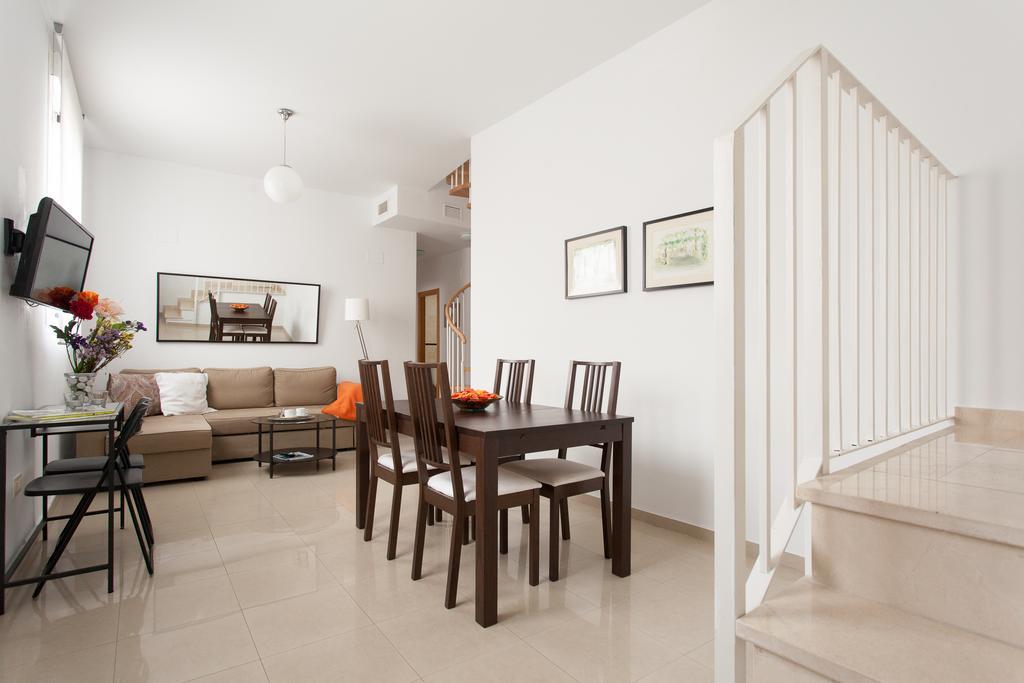 Apartamentos Diaber San Leandro Sevilha Quarto foto